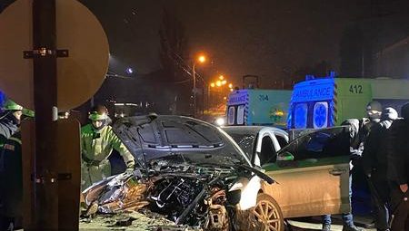 В Харькове произошло жуткое смертельное ДТП: авто превратилось в груду металла