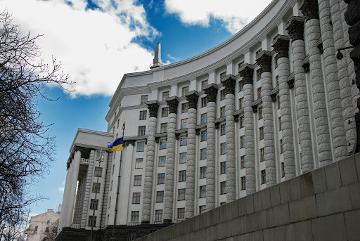 Кабмин предлагает ввести накопительную пенсию для отдельных категорий украинцев