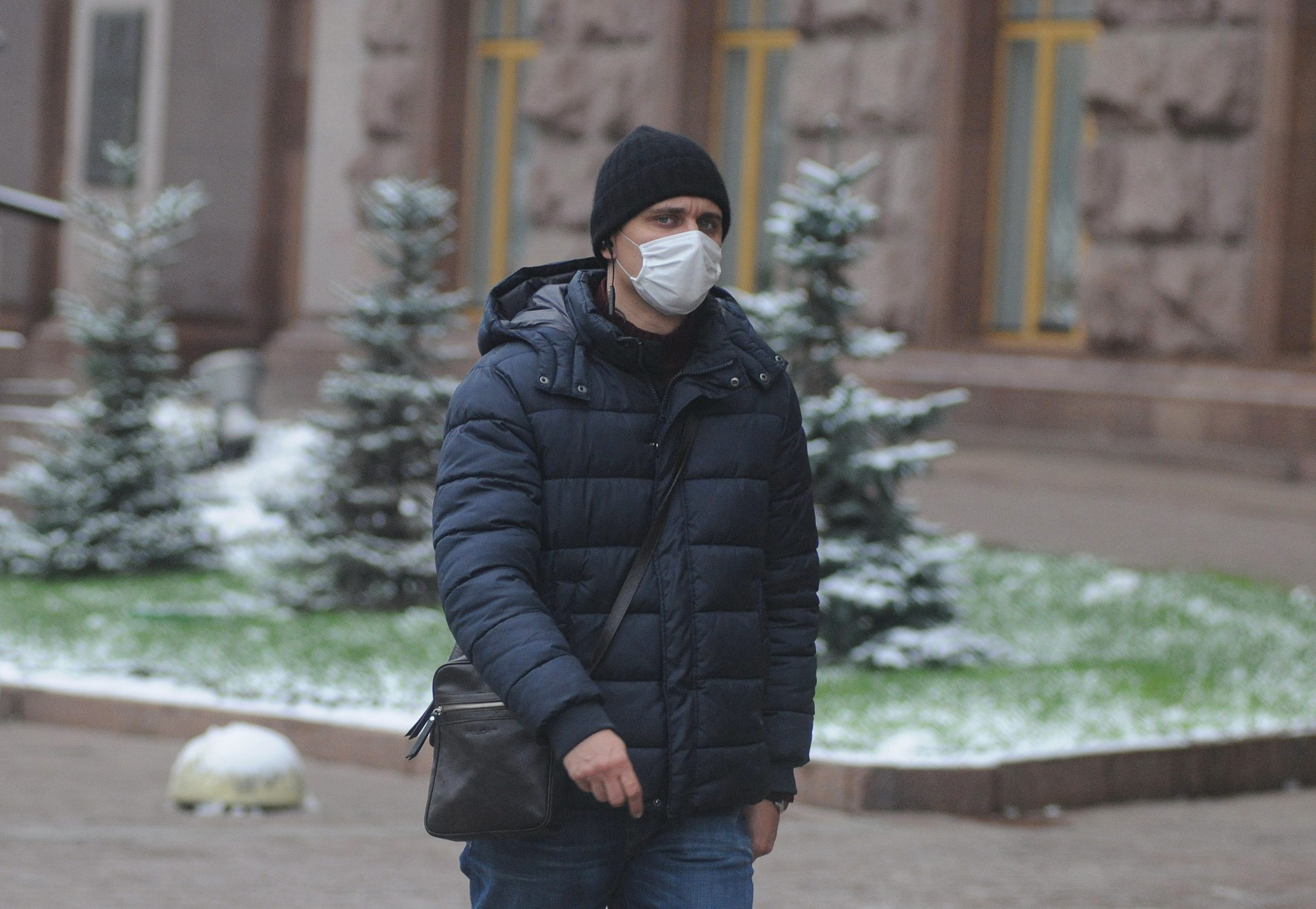В первый день зимы в Киеве выпал снег