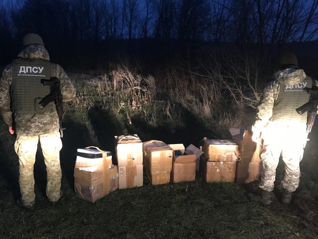 На границе с РФ задержали крупную партию контрабанды с тестами на COVID-19