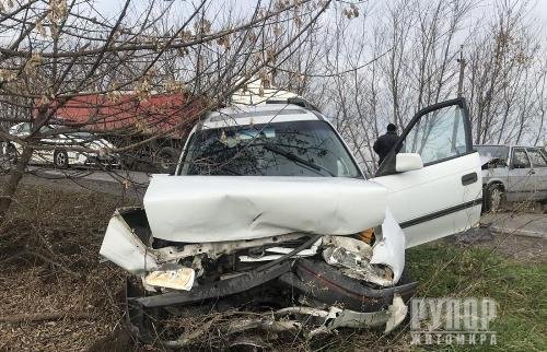 Под Житомиром не поделили дорогу «ВАЗ» и Opel, есть пострадавший
