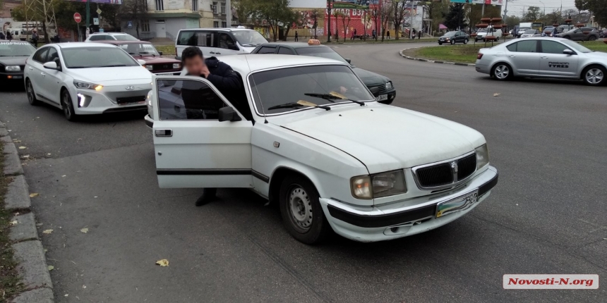 В Николаеве у автовокзала столкнулись Hyundai и «Волга» 