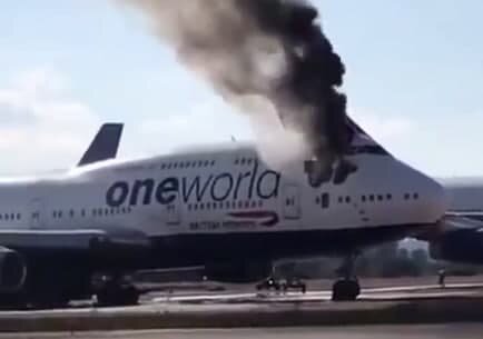 В испанском аэропорту загорелся пассажирский самолет