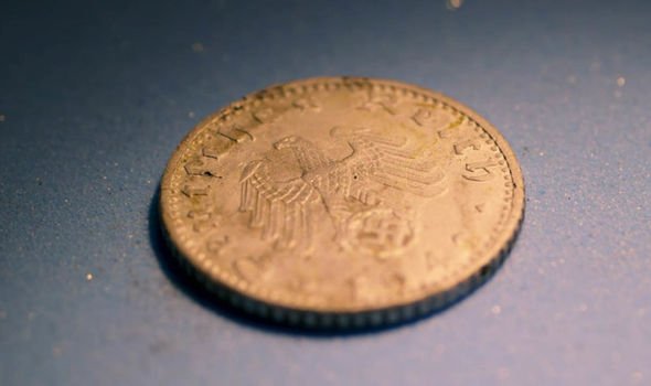Археологи рассекретили аргентинское убежище Гитлера: обнаружены архивные фото и монеты