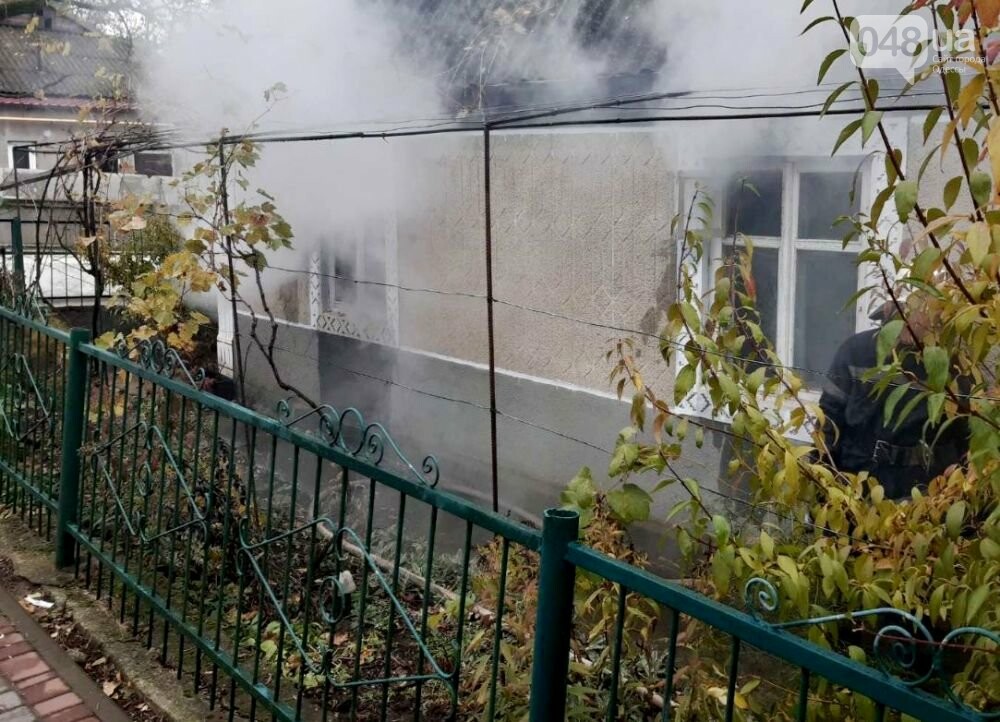 В Одесской области горел дом: в здании нашли мертвой хозяйку жилья