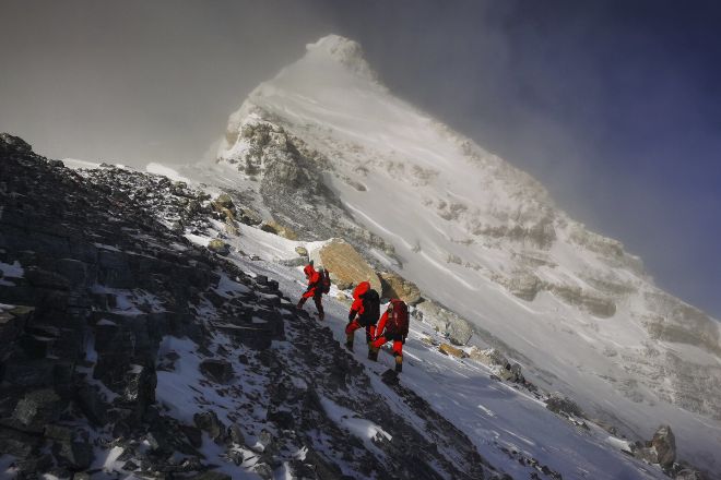 Группа экспертов установила реальную высоту Эвереста