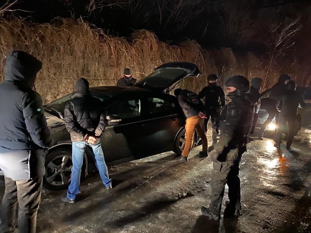 В Киеве трое «оборотней в погонах» похитили человека и требовали взятку