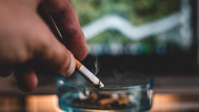 Стало известно, почему заядлые курильщики не болеют раком