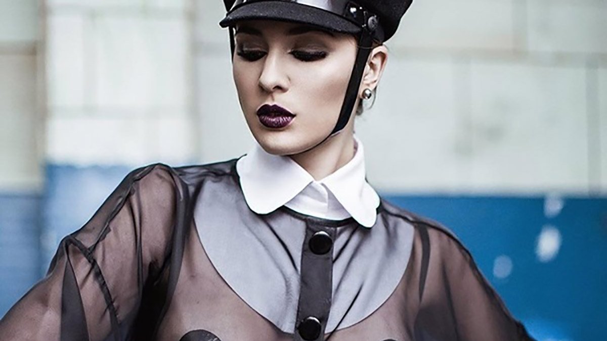 MARUV ошеломила фанатов латексным нарядом