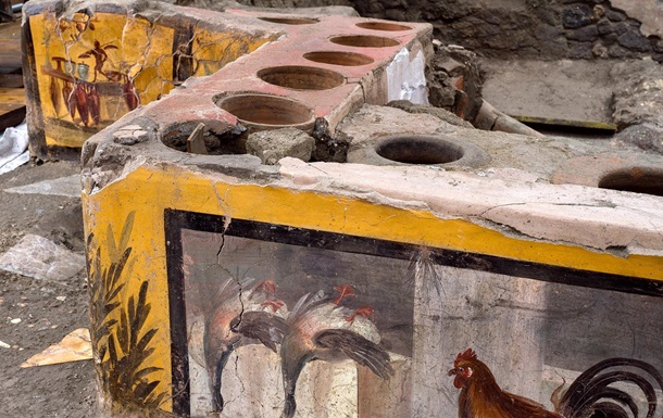 В Помпеях обнаружили останки древней харчевни
