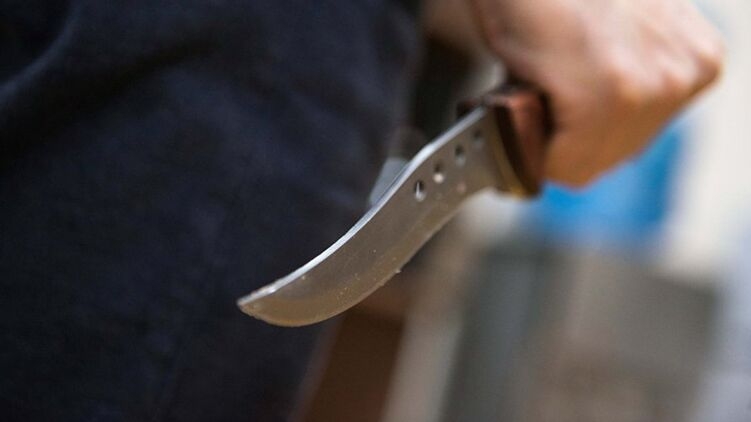 15-летний подросток изрезал себя ножом в Одесской области