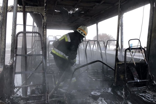 На Днепропетровщине автобус с пассажирами загорелся на ходу