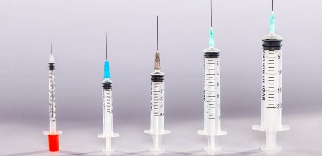 В Канаде стартовала массовая вакцинация против COVID-19