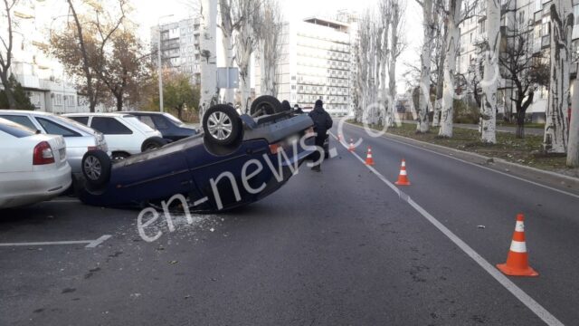 В Запорожье перевернулась «Таврия» с пьяным водителем