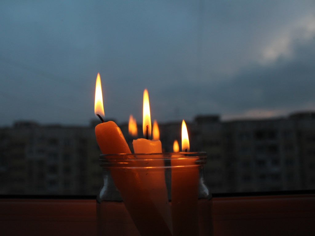 Борисполь и окружающие села двое суток остаются без света: что произошло