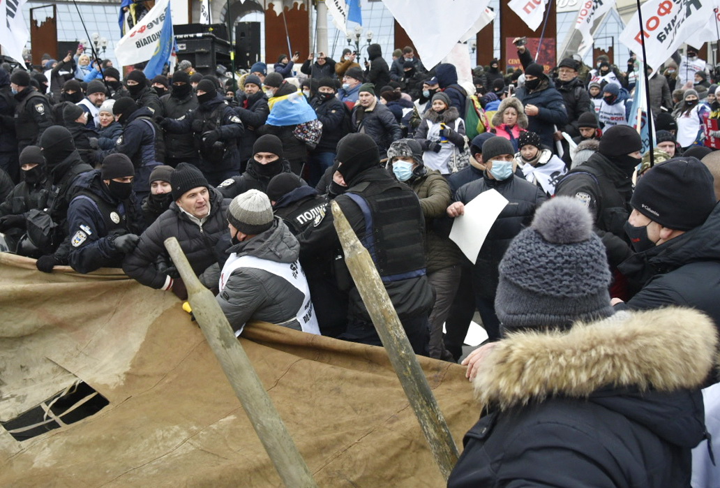 Акции протеста &#171;ФОПовцев&#187;: палатки и столкновения с правоохранителями