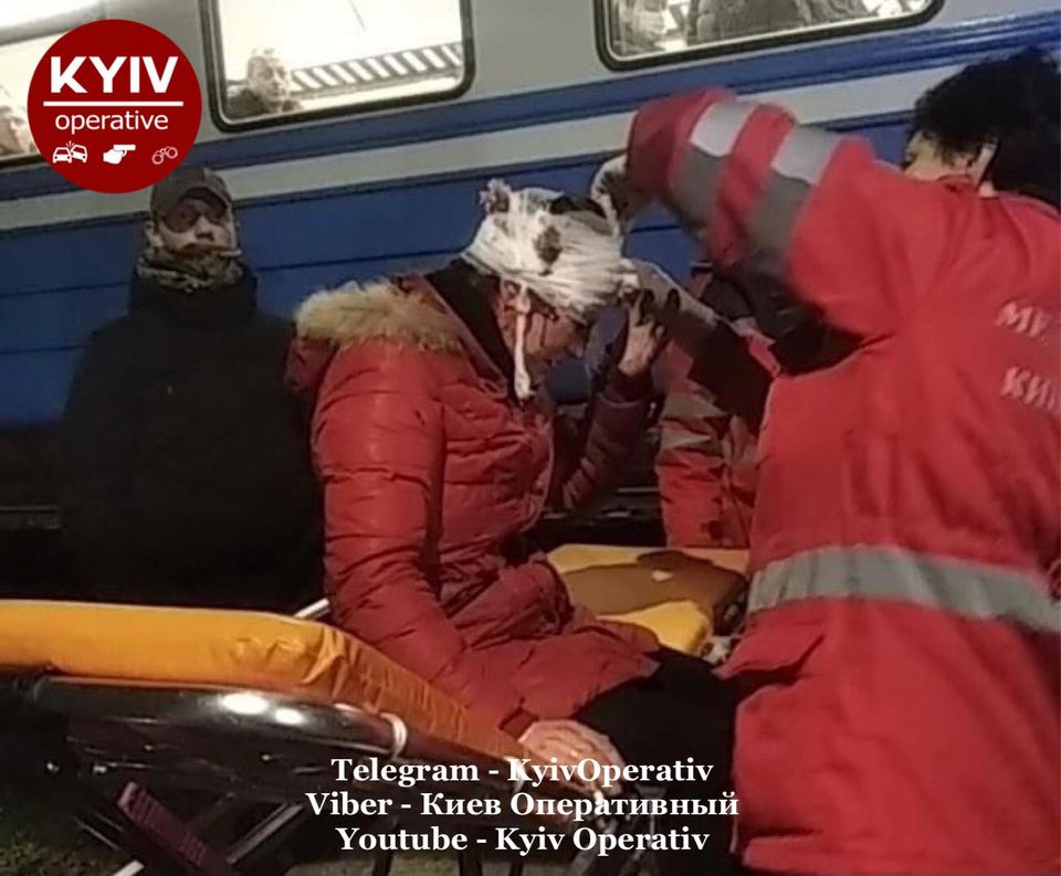 Под Киевом 30-летняя женщина бросилась под поезд