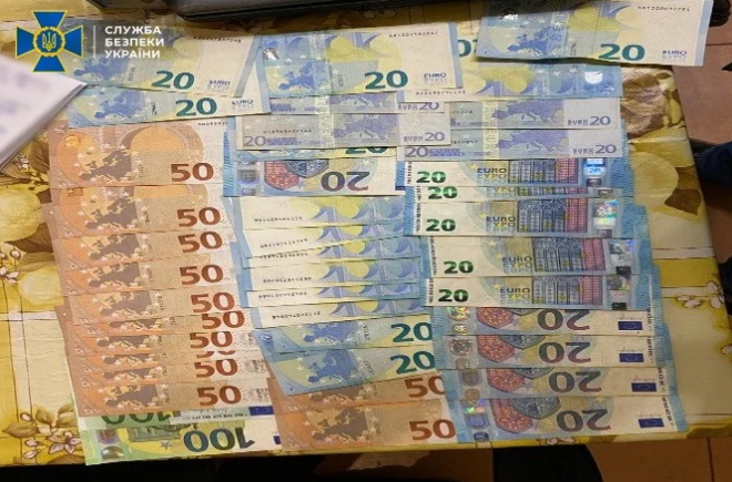 СБУ разоблачила преступников, сбывавших фальшивые деньги