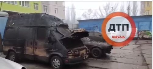 На Отрадном в Киеве произошел пожар на СТО: пострадали авто