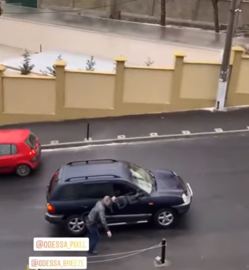 В Одессе гололед на дорогах наделал бед