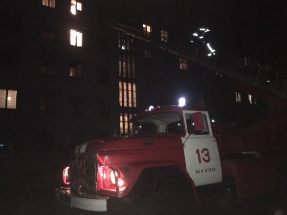 На Житомирщине произошел пожар в общежитии: есть жертвы