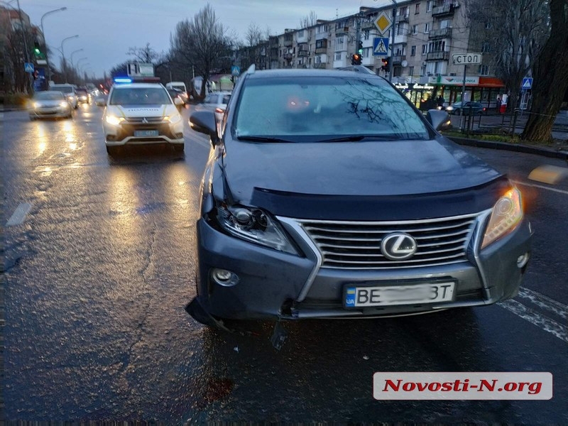 Водитель Lexus сбил пешехода в Николаеве