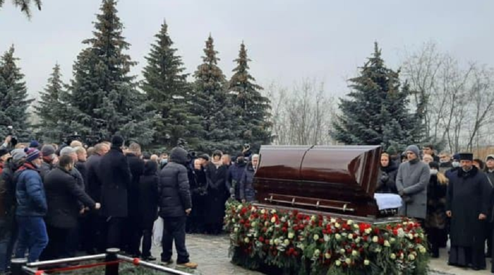 Геннадия Кернеса похоронили