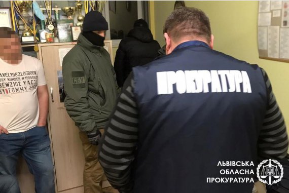 Во Львовской области полицейские «накрыли» конвертцентр 