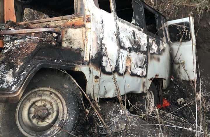В Харьковской области сгорел микроавтобус с контрабандной икрой