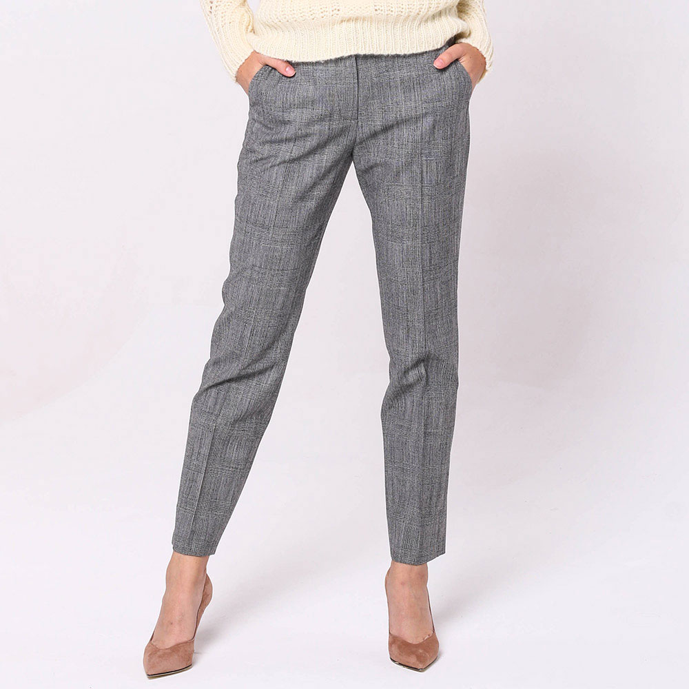 Узкие брюки в женском зимнем гардеробе: с чем из носить