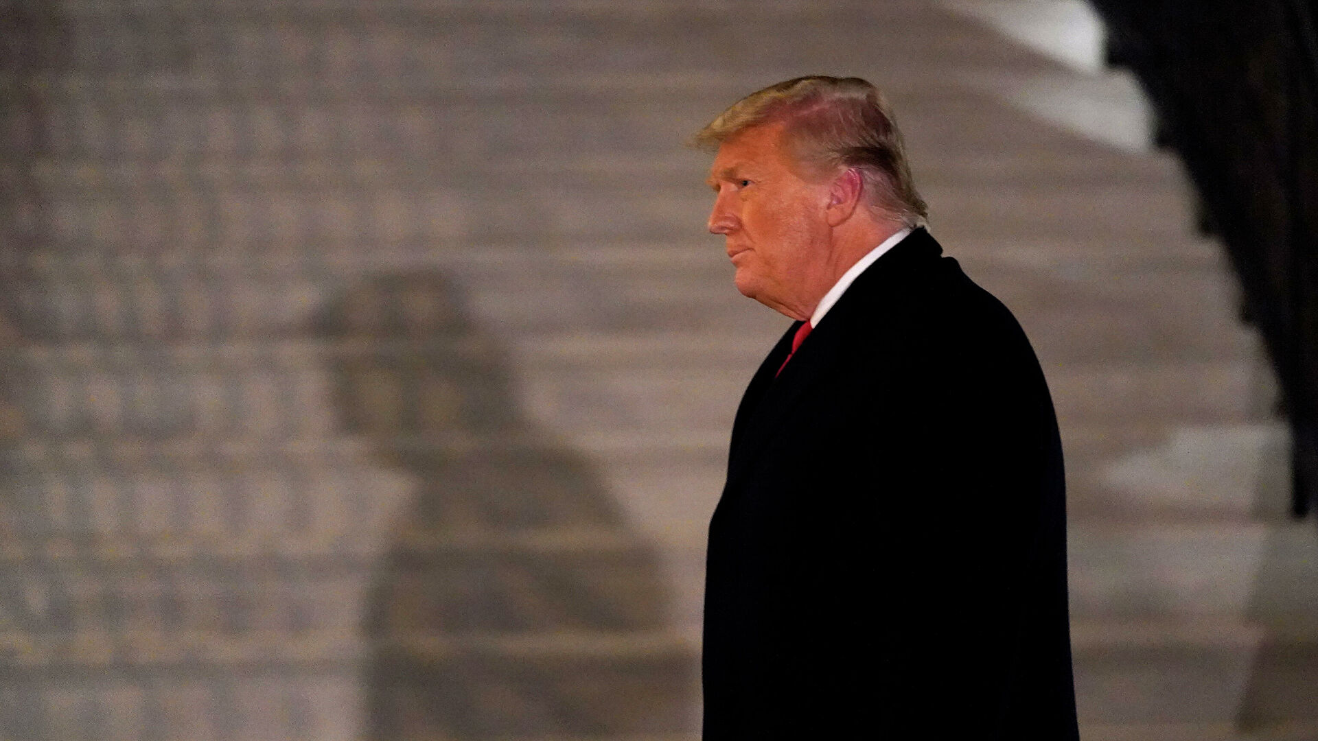 Конгресс США объявил Трампу импичмент