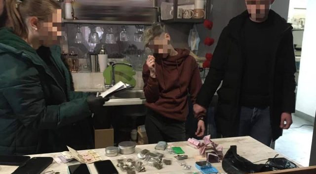На Закарпатье 24-летняя женщина торговала наркотиками