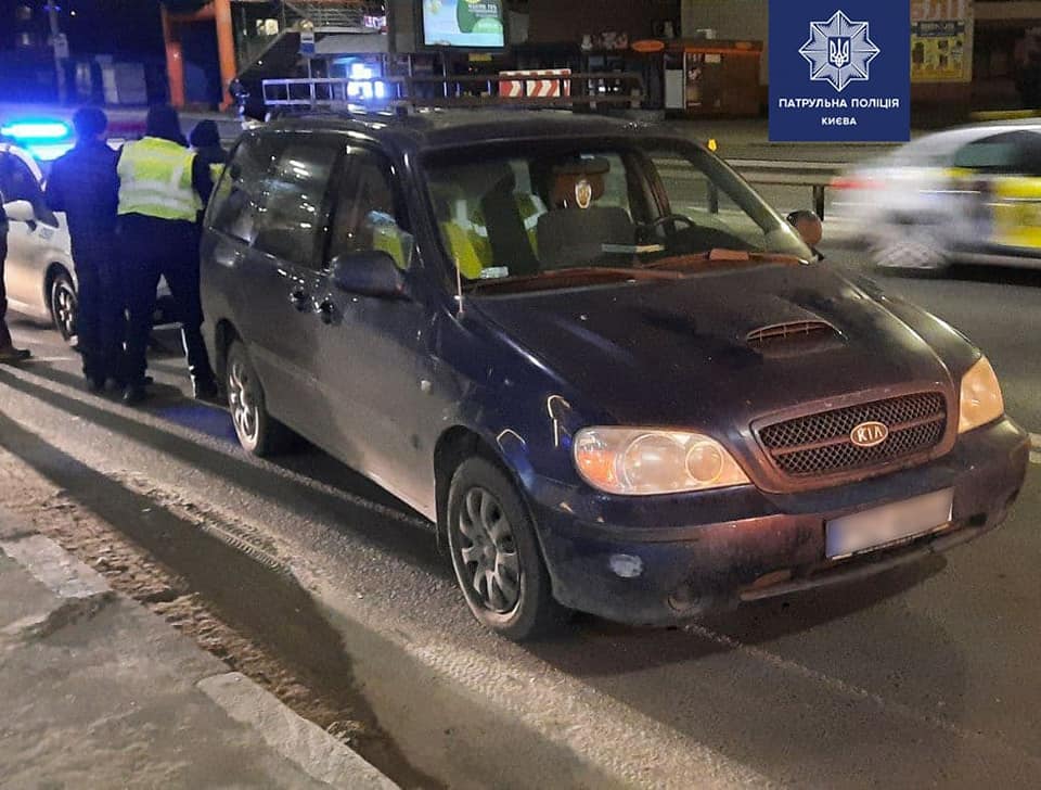 Пил водку и коньяк: в Киеве поймали пьяного водителя-правдоруба