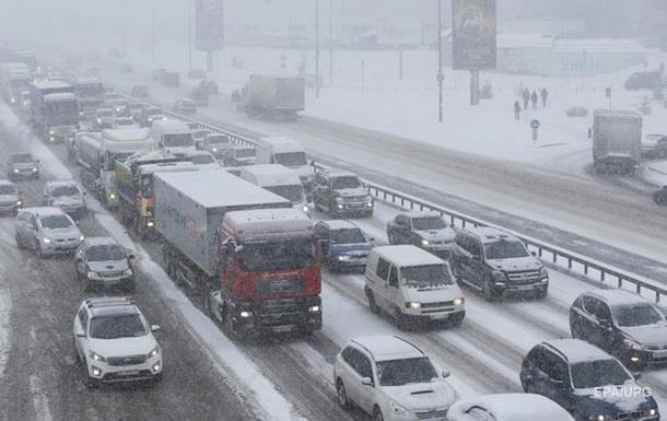 В Киеве начался мощный снегопад