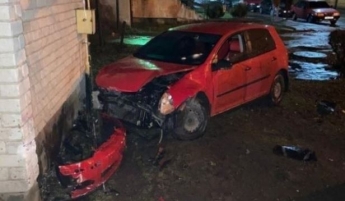 Водитель Volkswagen сбил насмерть 16-летнюю девушку на Львовщине