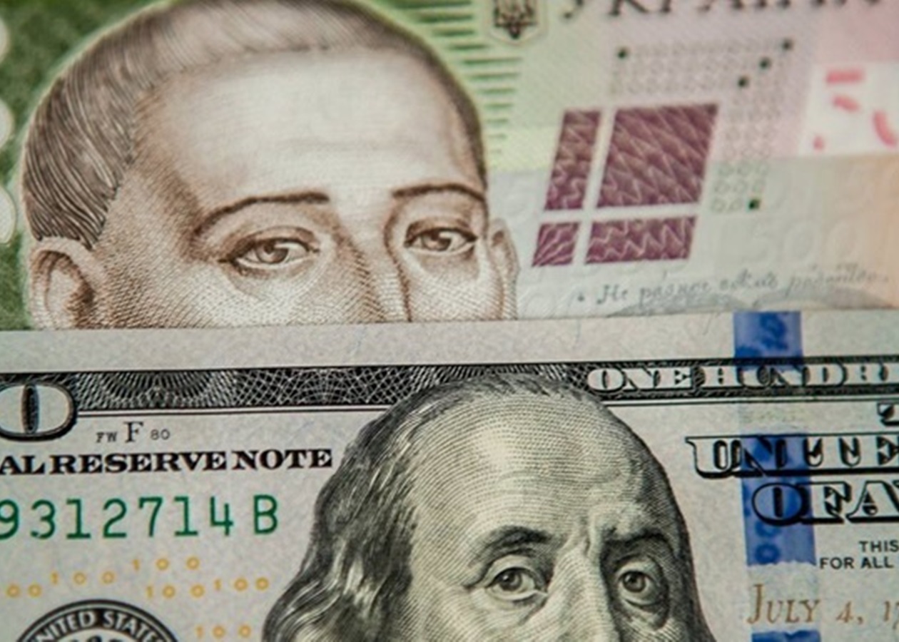 Гривна ослабла на 14 копеек