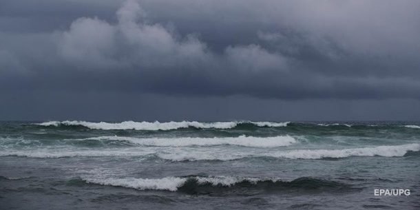«Ураганный ветер и 18-метровые волны»: в Беринговом море бушует «циклон-бомба»