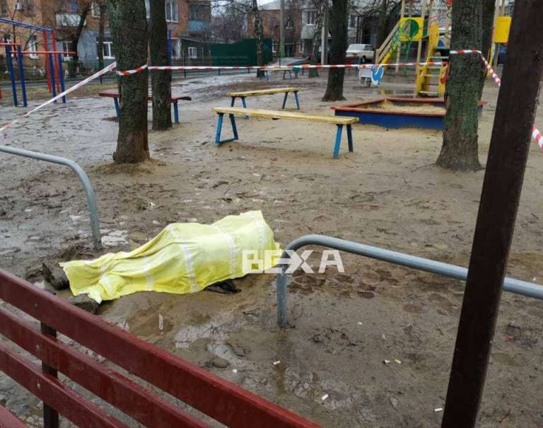 В Харькове на детской площадке обнаружили труп