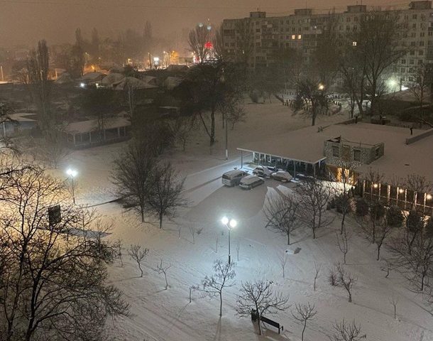 В Украине большинство регионов засыпало снегом