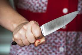 ЧП на Херсонщине: пенсионерка зарезала пытавшегося ее изнасиловать гостя