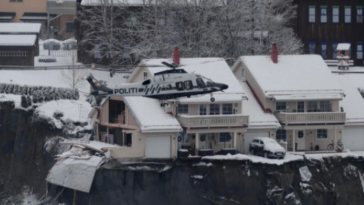 В Норвегии продолжаются поиски пропавших после оползня