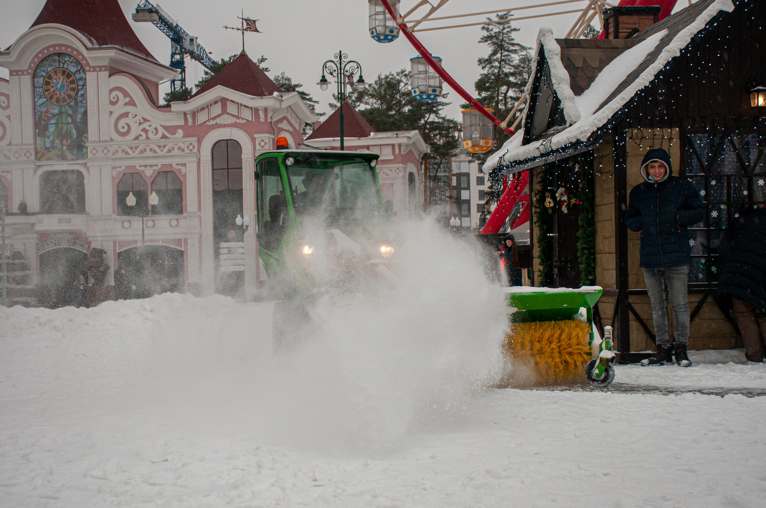 Украину засыпало снегом