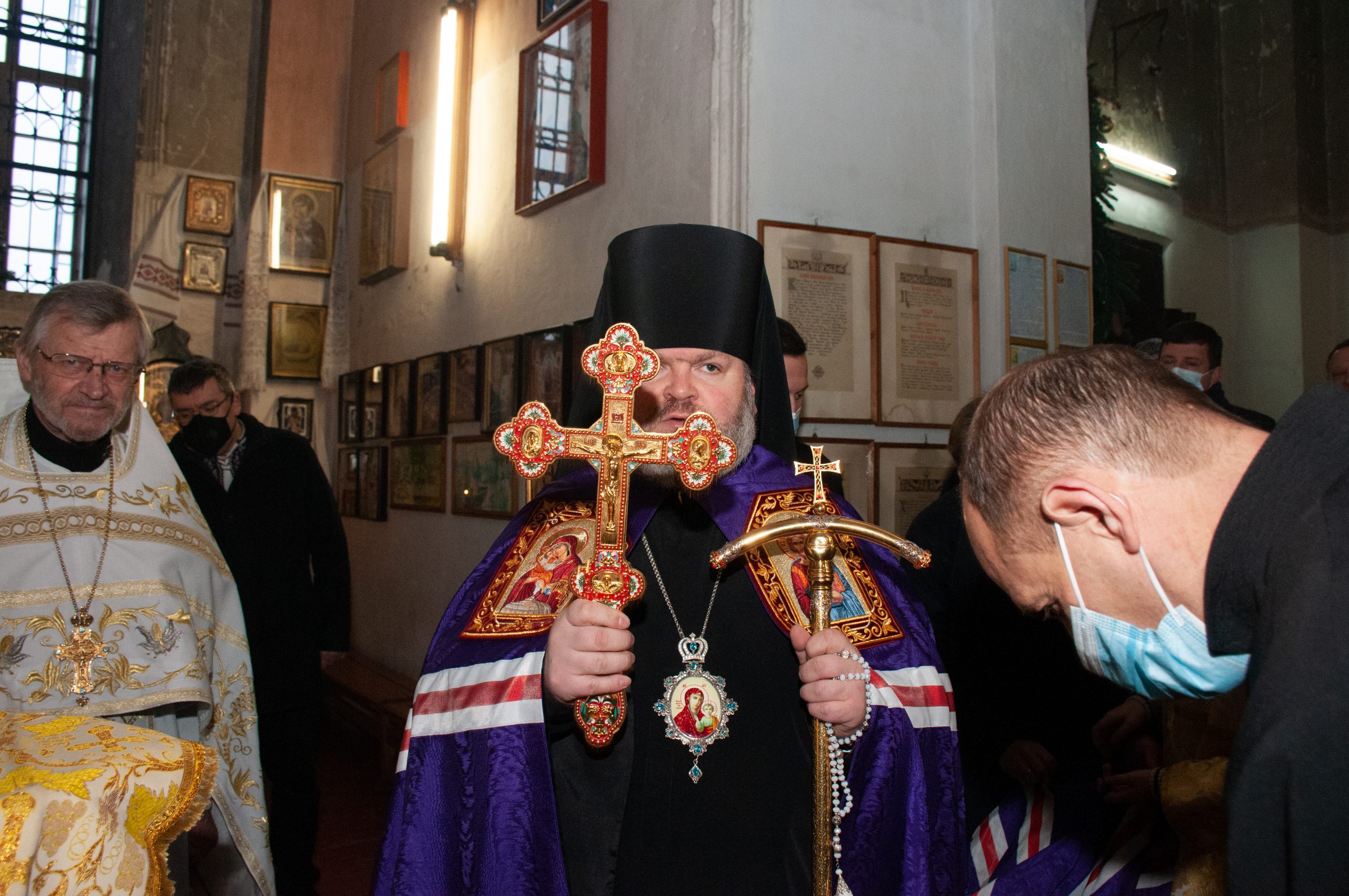 В храмах Харькова прошли рождественские богослужения