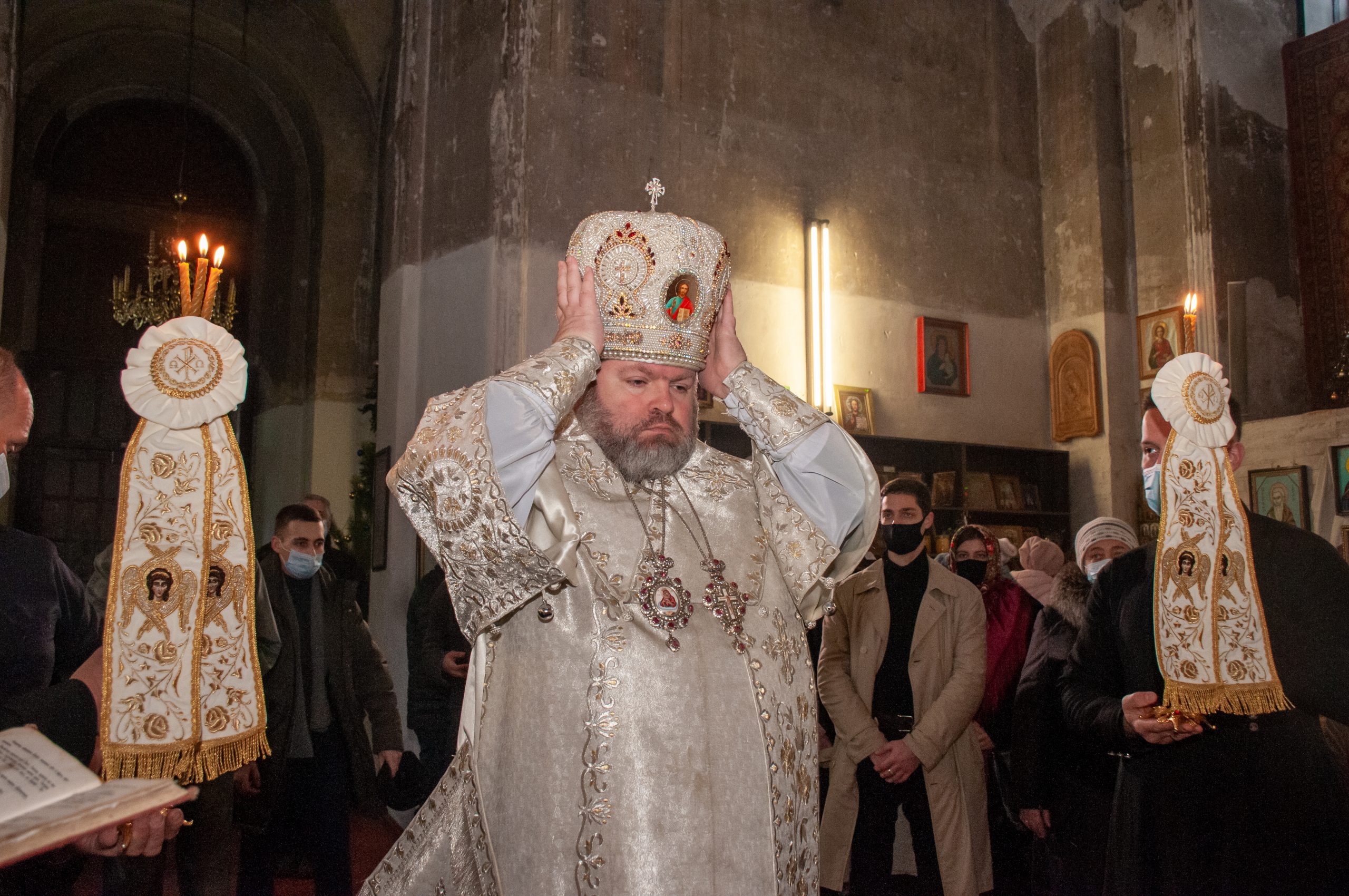 В храмах Харькова прошли рождественские богослужения