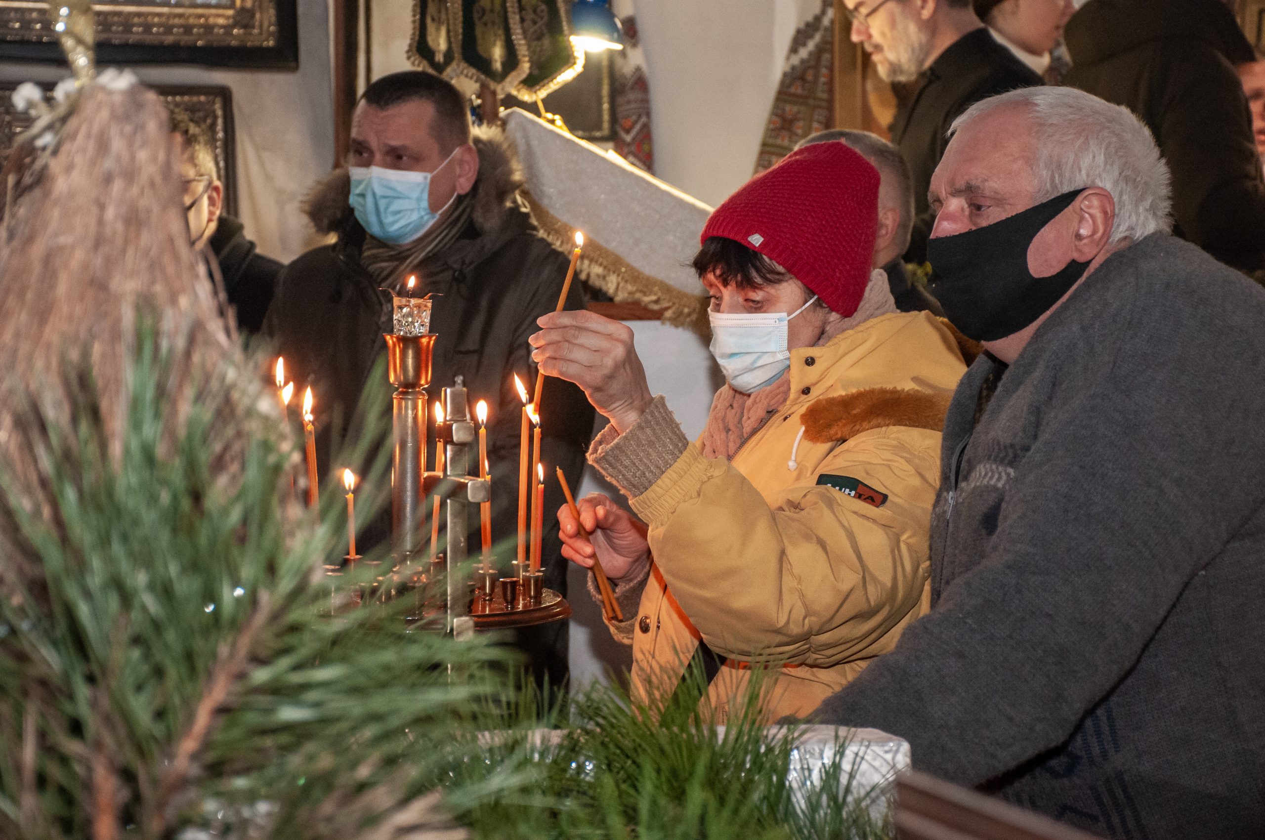 В храмах Харькова прошли рождественские богослужения