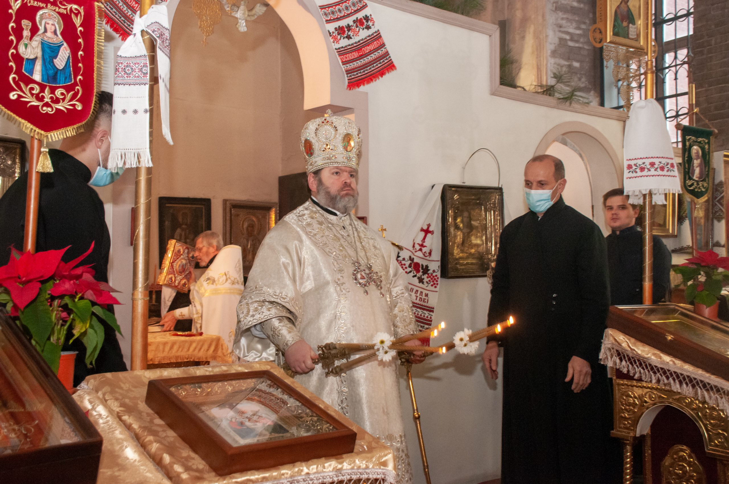 В храмах Харькова прошли рождественские богослужения