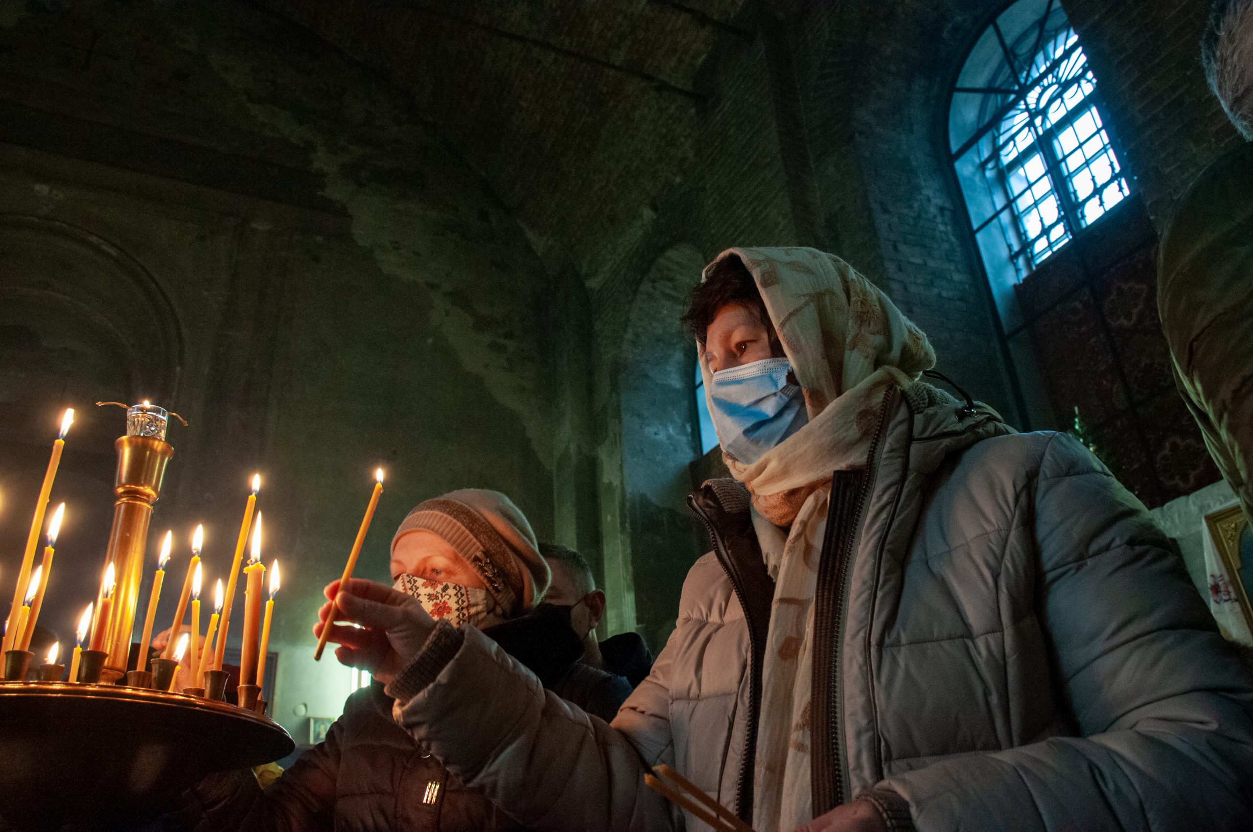 В храмах Харькова прошли рождественские богослужения