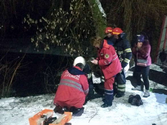 Под лед в Хмельницкой области провалились двое мужчин