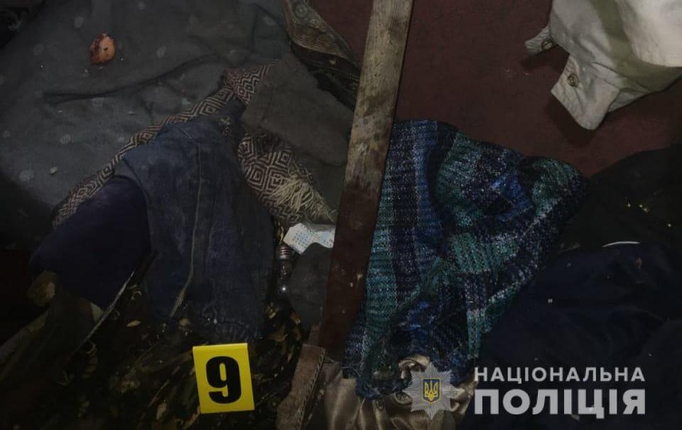 В Чугуеве пьяный мужчина забил до смерти мать