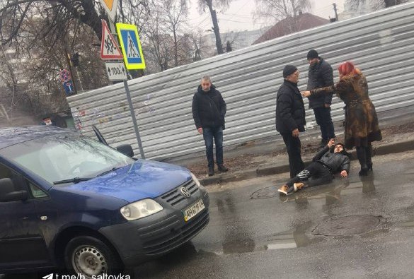 В Харькове  сбили парня на пешеходном переходе